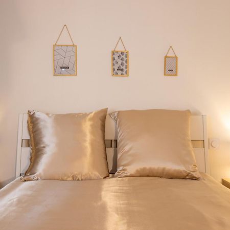 Le Coin Du Bonheur Apartment น็องต์ ภายนอก รูปภาพ