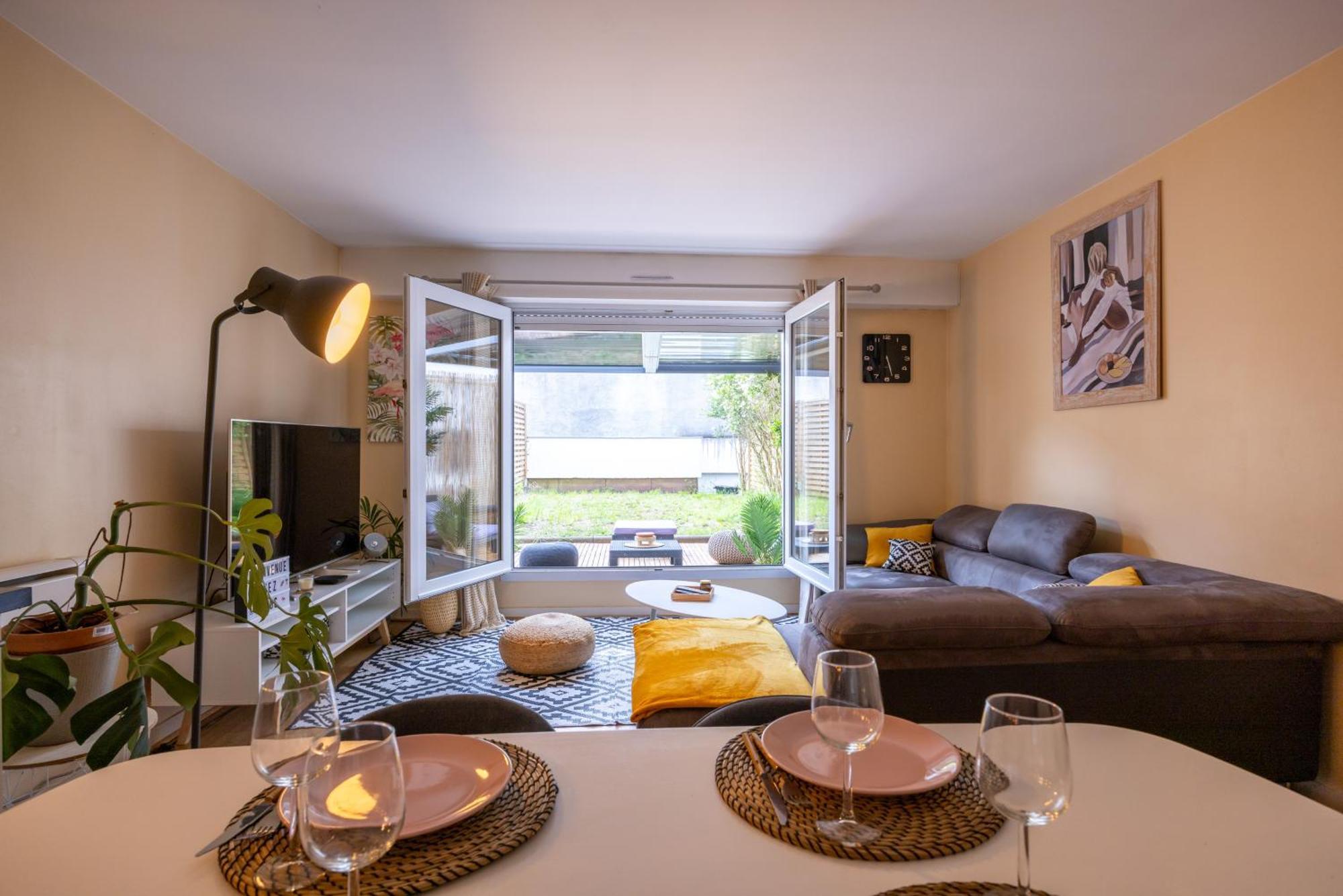 Le Coin Du Bonheur Apartment น็องต์ ภายนอก รูปภาพ